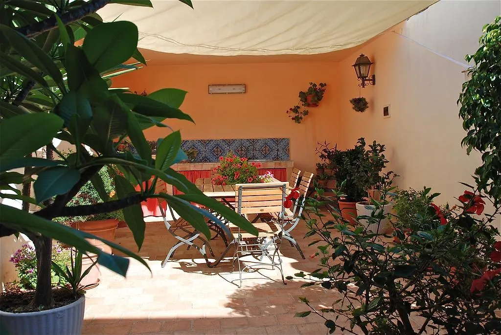 Clelia Case Centro Storico Holiday home Isola di Ustica